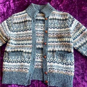 America vintage sweater size: medium